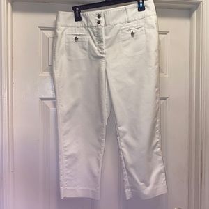 Style and Co. White Capri, Size 10